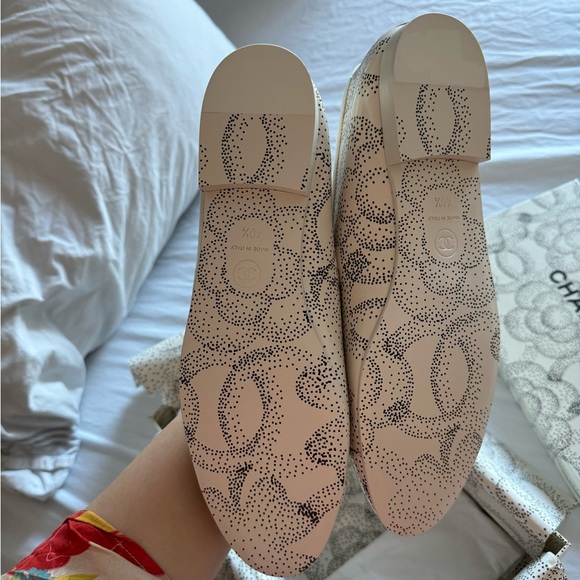 Brand new in box Chanel camellia ballerina flats size 40.5 - Picture 2 of 6